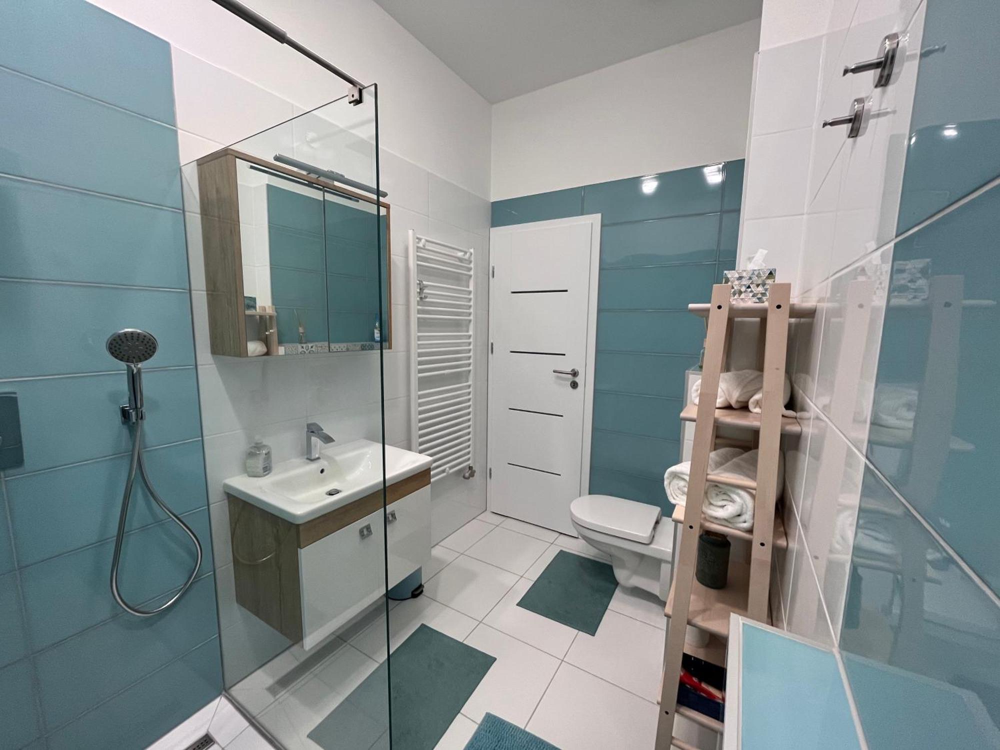 One Step Apartman - City Center Сомбатхей Экстерьер фото